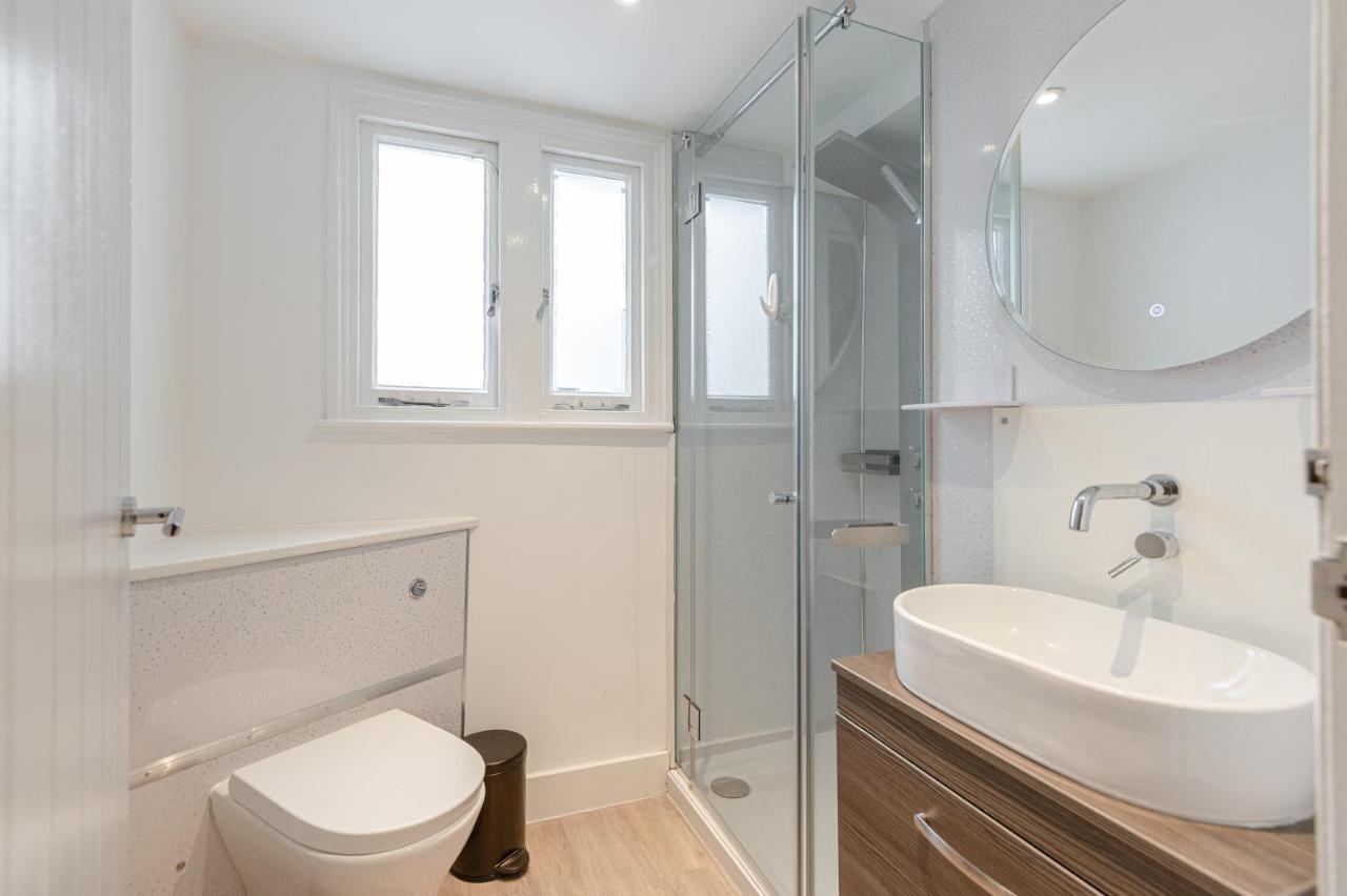 Kensington 2 Bed 2 Bath Apartment For 5 Guests 런던 외부 사진