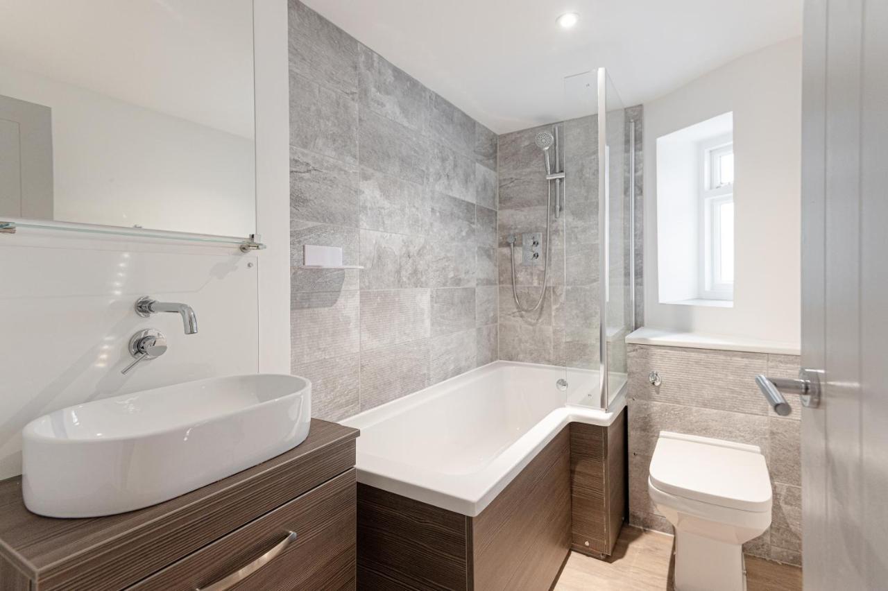 Kensington 2 Bed 2 Bath Apartment For 5 Guests 런던 외부 사진